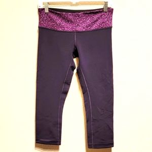 Lululemon Capri Leggings Athletic Yoga Women's 8 Purple Pocket.